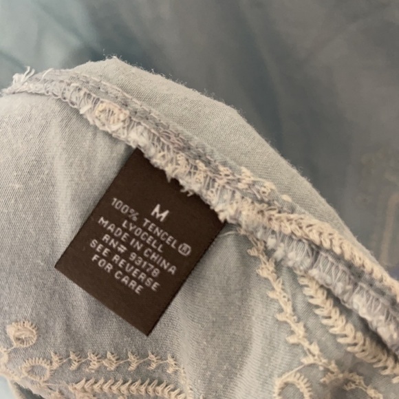 Chloe & Theodore Off Shoulder Top - Picture 6 of 6